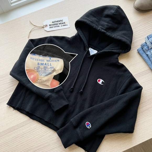 Champion Sweaters - Champion Cropped Black Hoodie with Logo